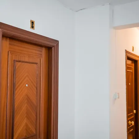 Apartamento turístico con 3 dormitorios en Granada QH Estación de Tren-3
